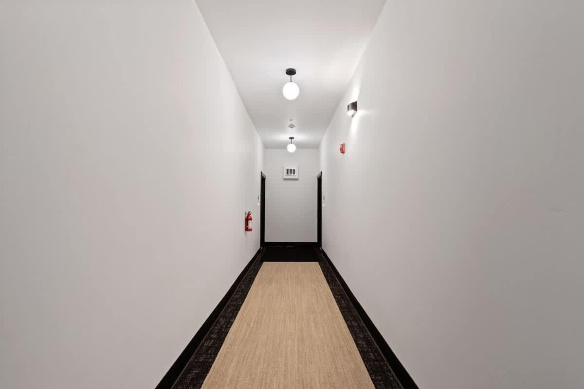 Stunning 3-bed Retreat In The Heart Of Downtown Apartment