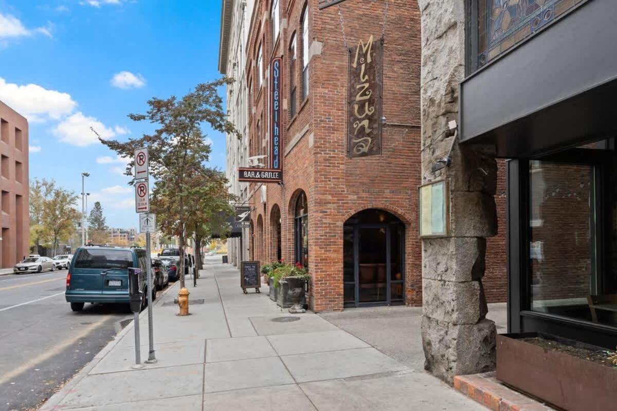 Stunning 3-bed Retreat In The Heart Of Downtown Apartment