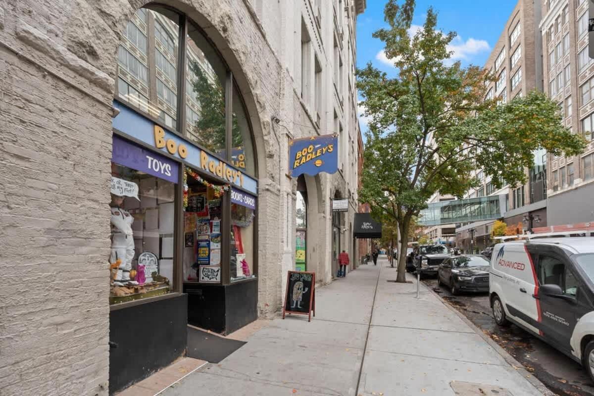 Stunning 3-bed Retreat In The Heart Of Downtown Apartment *