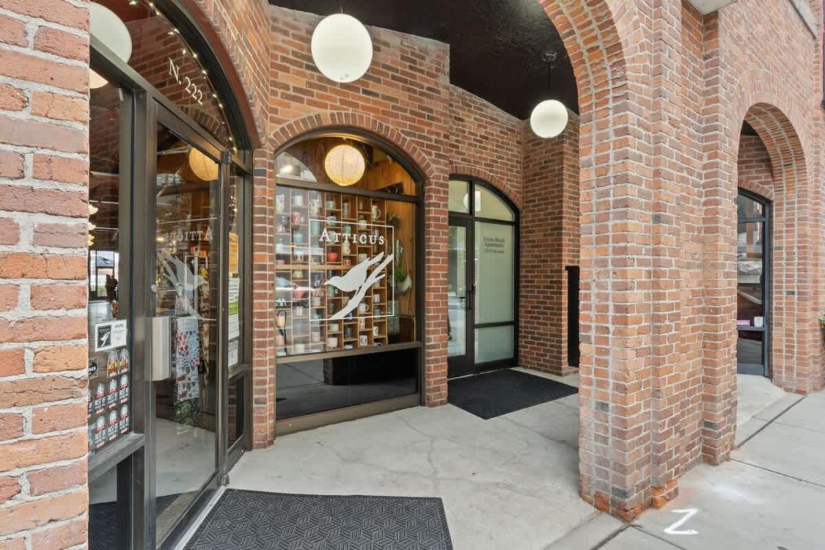 Stunning 3-bed Retreat In The Heart Of Downtown Apartment *