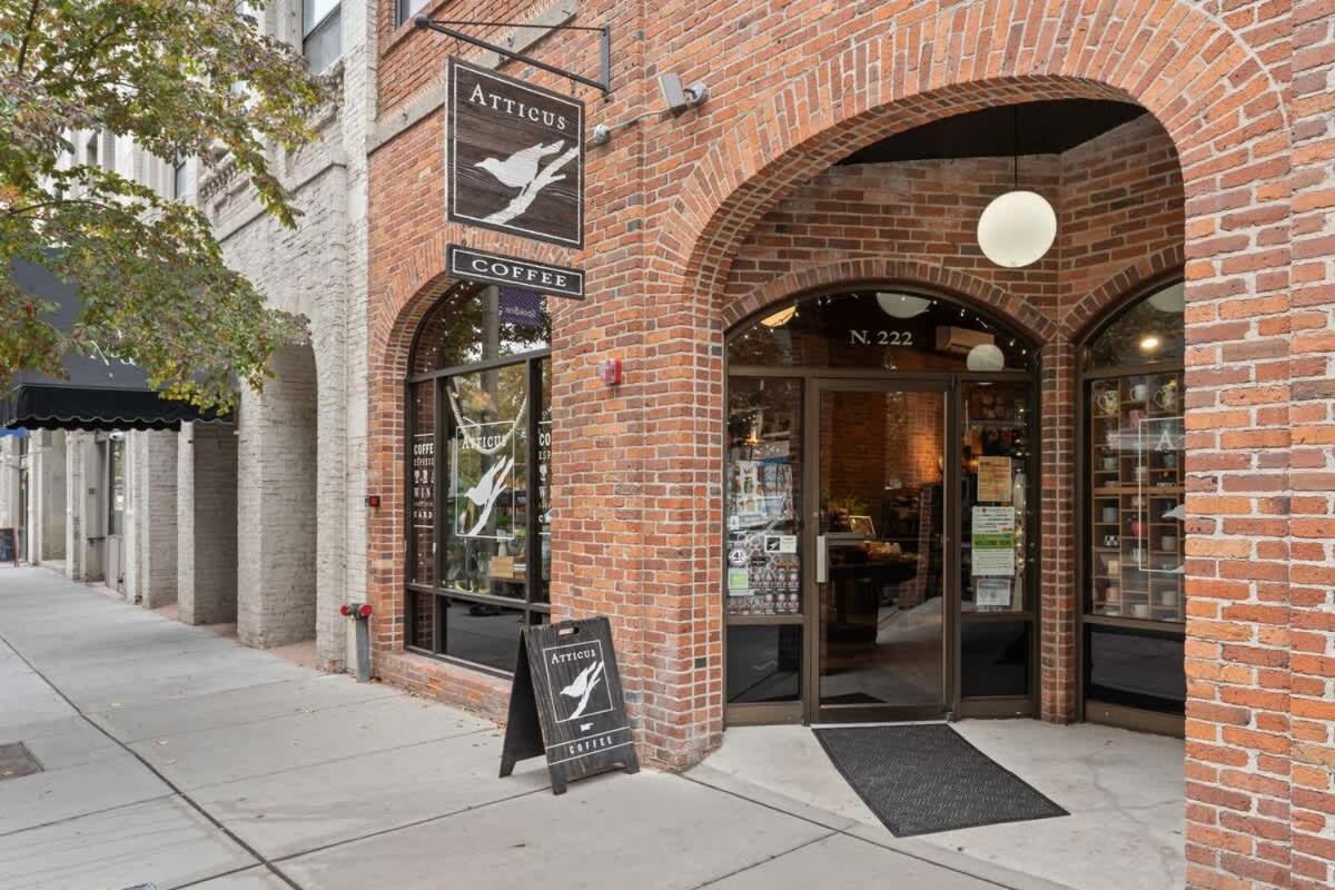 Apartment Stunning 3-bed Retreat In The Heart Of Downtown