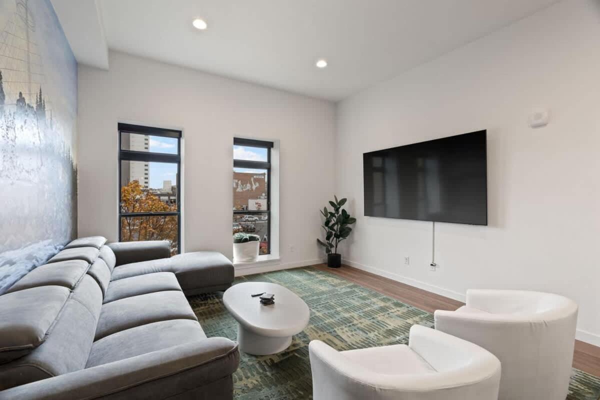 Stunning 3-bed Retreat In The Heart Of Downtown Apartment Spokane